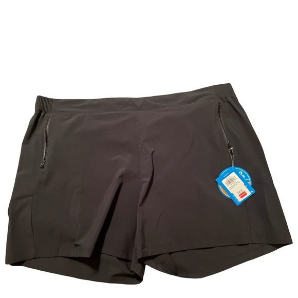 Columbia Plus size Sleek Black Athletic Shorts for Women - Picture 1 of 5